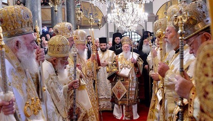 Очільники Православних Церков на спільній Божественній Літургії розташовані у відповідності до Диптиху - 52964